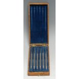 Medical Interest - a set of 19th/early 20th century dental instruments, oak case