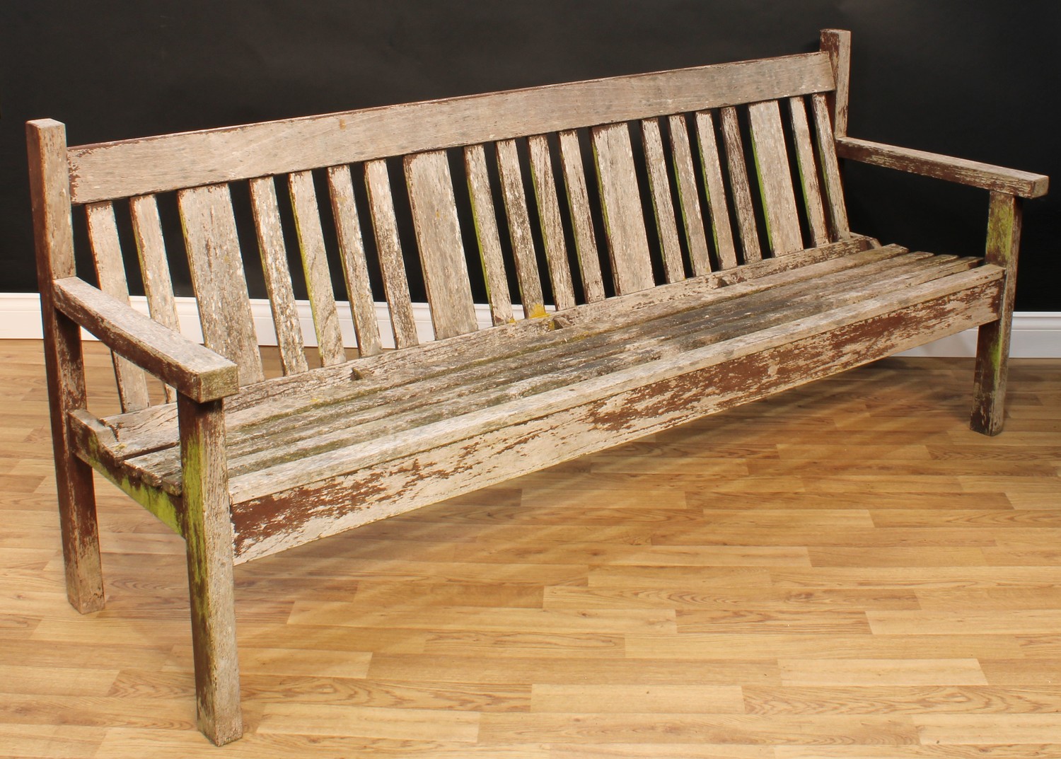 A garden bench, 85.5cm high, 200.5cm wide, the seat 197.5cm wide and 40.5cm deep - Image 2 of 2