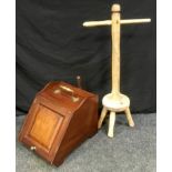 A Victorian inlaid mahogany purdonium and shovel; a washing dolly leg (2)