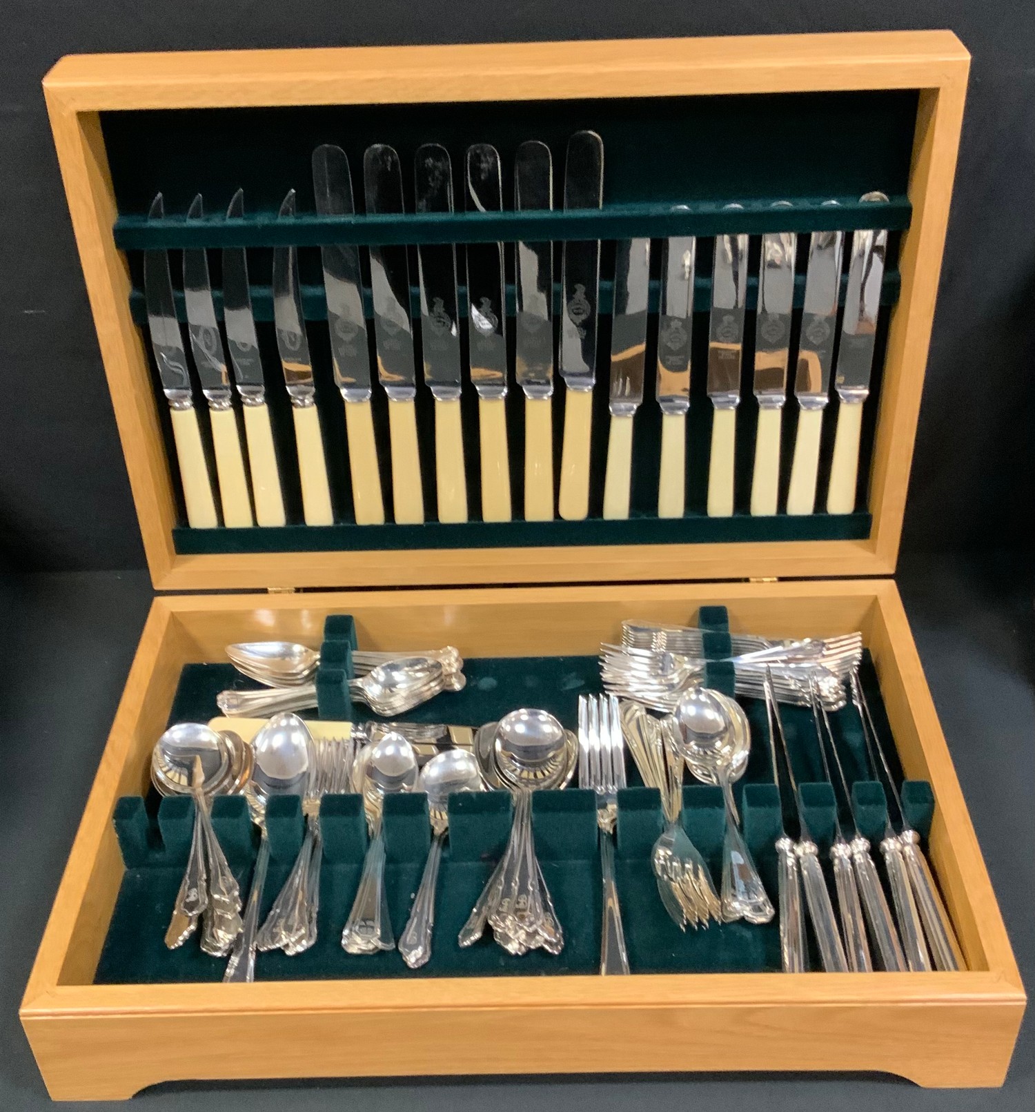 A E.P.N.S. part canteen of cutlery, contemporary case