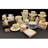 Ceramics - a Wedgwood Raspberry Cane pattern ten setting coffee and tea set; Sweet Pea trinket