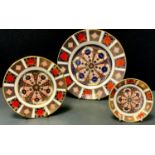 Royal Crown Derby - 1128 Imari patter circular plate 21.5cm diameter; another smaller 16cm;