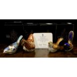 A Royal Crown Derby Paperweight Bantam Hen, 37/450 pre release limited edition, certificate;
