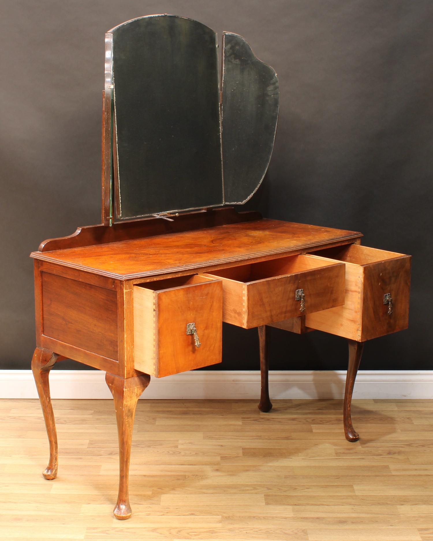 A two piece walnut bedroom suite, comprising dressing table, 154.5cm high, 108cm wide, 50cm deep and - Image 4 of 8