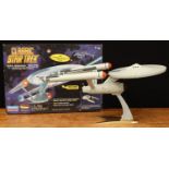 Sci-Fi, Star Trek - a Bandai/Playmates stock no.6116 U.S.S. Enterprise NCC-1701, collectors series