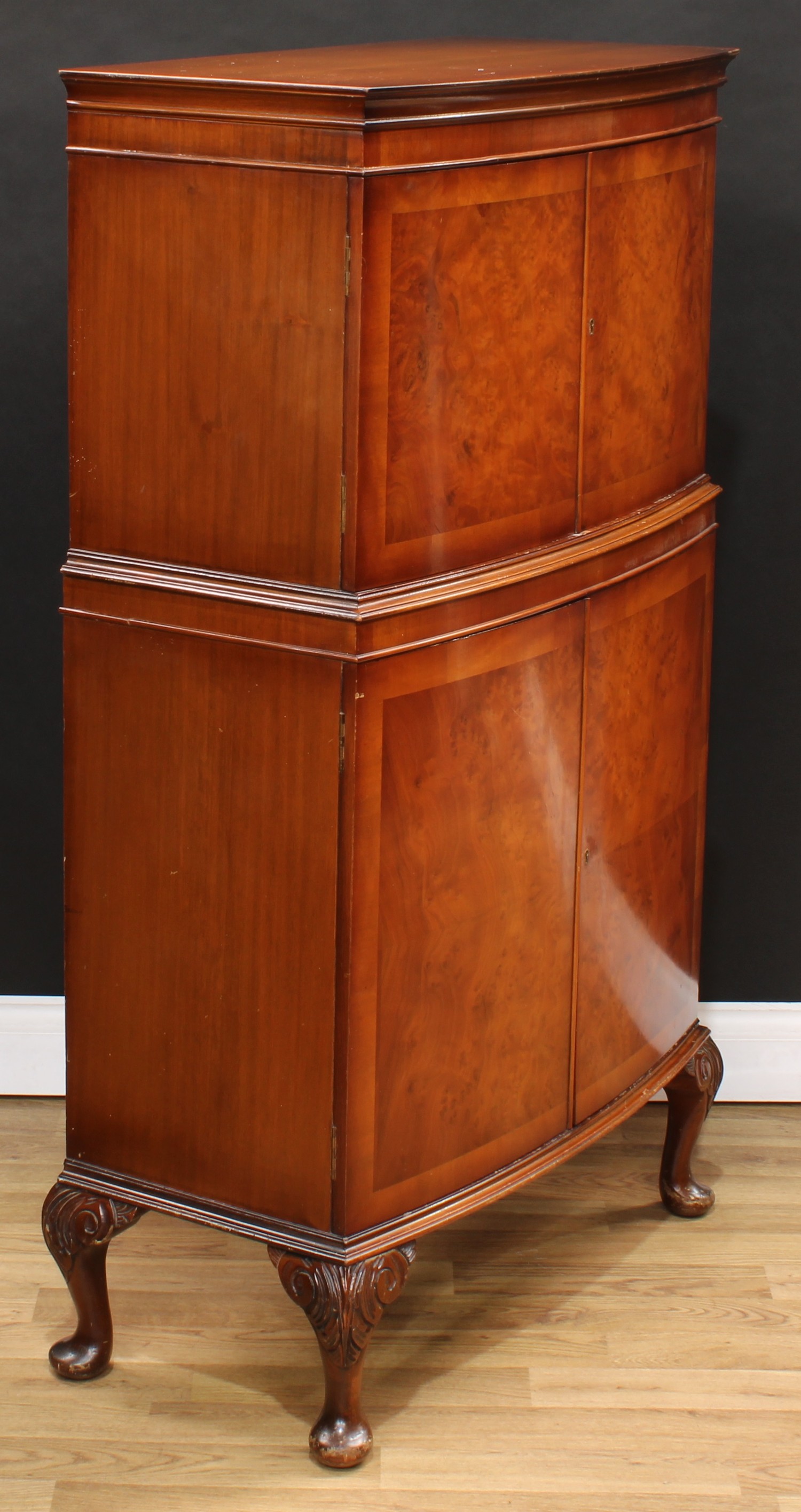 A walnut drinks cabinet, moulded cornice above a pair of cupboard doors enclosing a stepped - Image 9 of 9