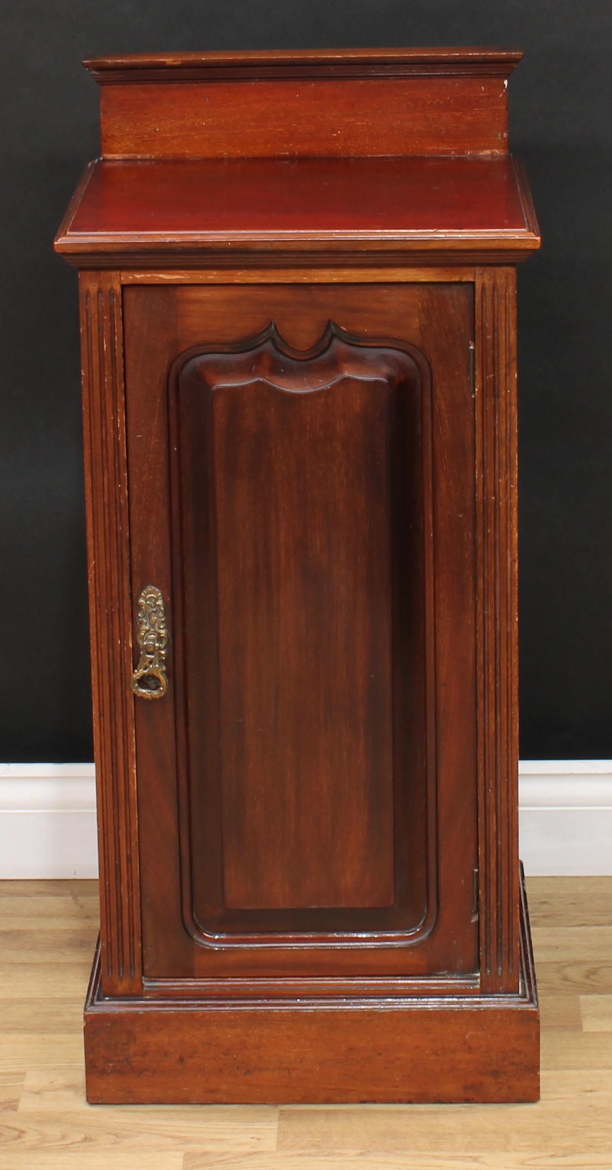 An Edwardian mahogany bedroom cupboard; others similar; a bow front chest of seven drawers, 109cm - Image 7 of 12