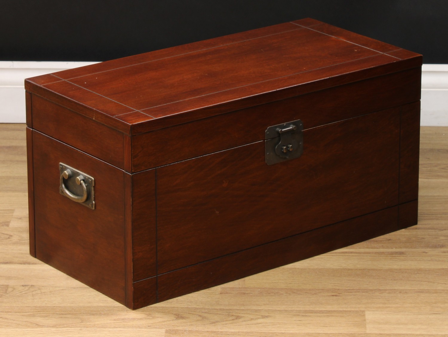 A Chinese inspired table-top chest, hinged top, carry handles to sides, 30cm high, 59cm wide, 29cm - Image 2 of 3