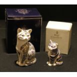 A Royal Crown Derby paperweight, Majestic cat, limited edition, 2,347/3,500, gold stopper,