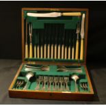 A canteen of EPNS silver plated flatware, Gladwin Ltd of Sheffield, original oak case, 42cm wide