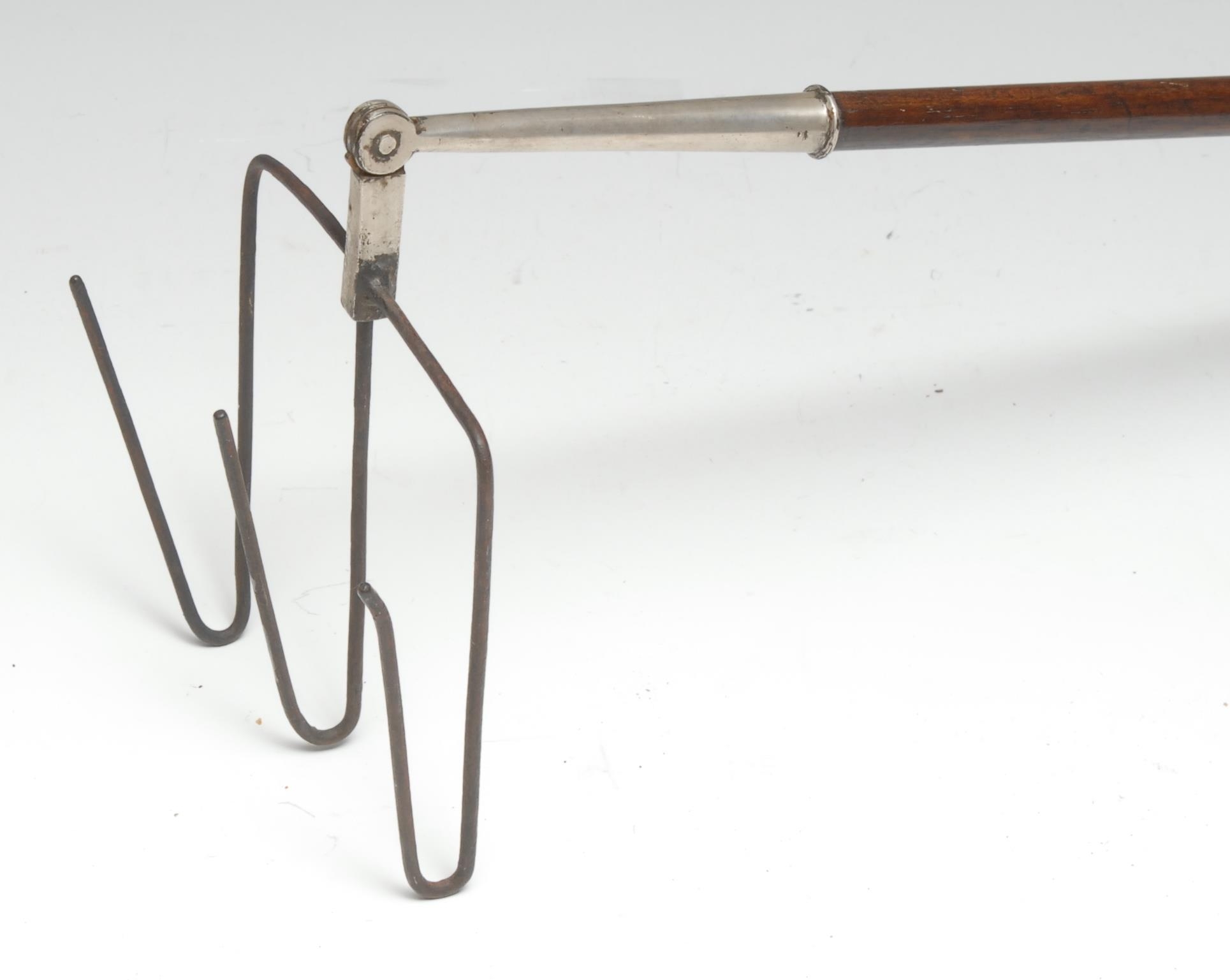 A George III toasting fork, articulated three-prong head, fruitwood handle, 86cm long - Image 2 of 2