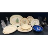 Ceramics & Glass - a Spode blue and gilt fruit bowl; Christmas tree pattern meat platter; others