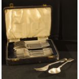 A set of six silver dessert forks and spoons, Sheffield 1934, 19oz, cased