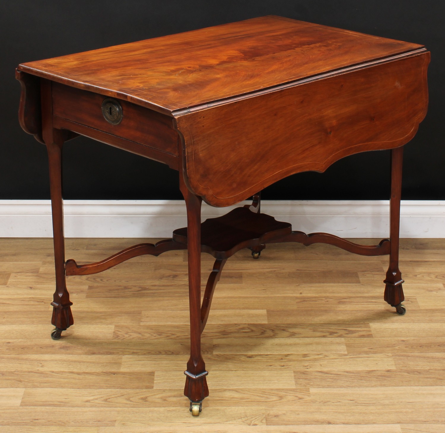 A 19th century mahogany Pembroke table, rectangular top with shaped fall leaves outlined with - Image 4 of 5