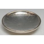 Tiffany & Co - an American silver circular footed dish, 18.5cm diam, 9.5oz
