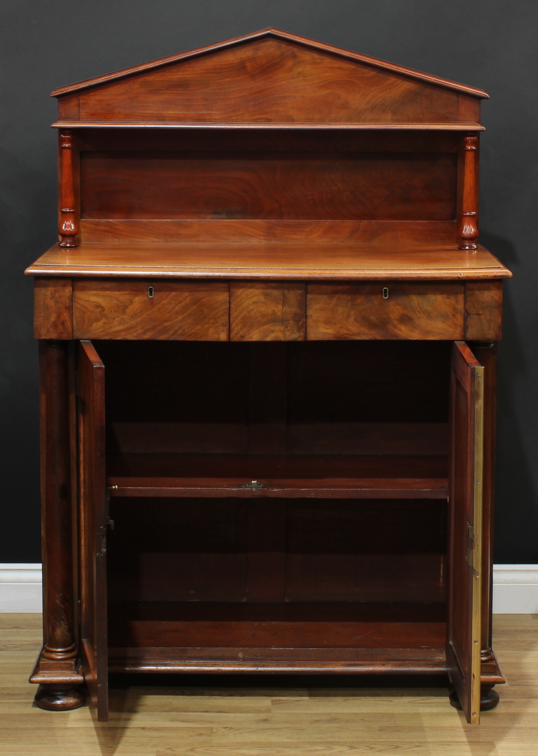 A William IV mahogany chiffonier, pointed-arch superstructure with small bookcase shelf, turned - Image 3 of 7