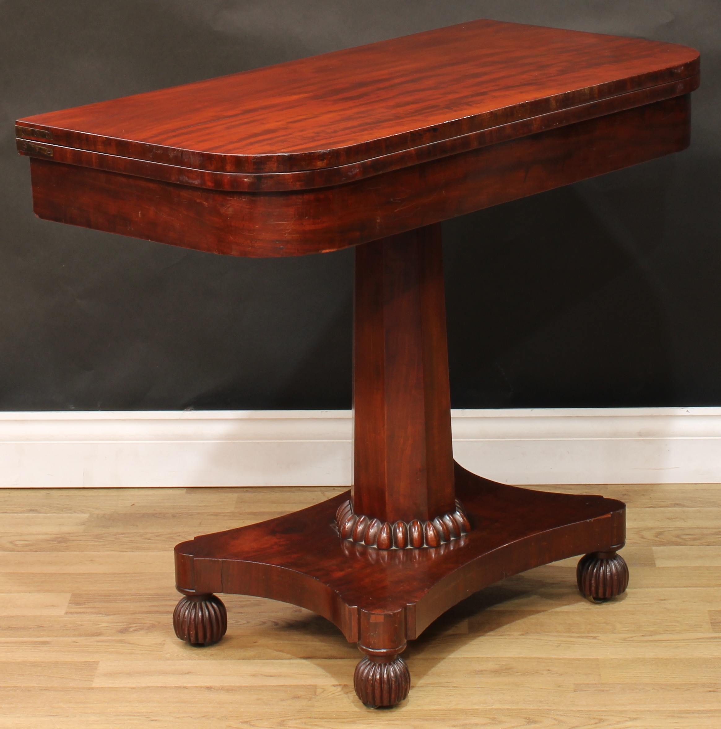 A William IV mahogany card table, hinged top, spreading octagonal column, egg socle, hipped - Image 3 of 5