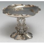 A Japanese silver tazza, the dished shaped circular top engraved in the Chinese manner with