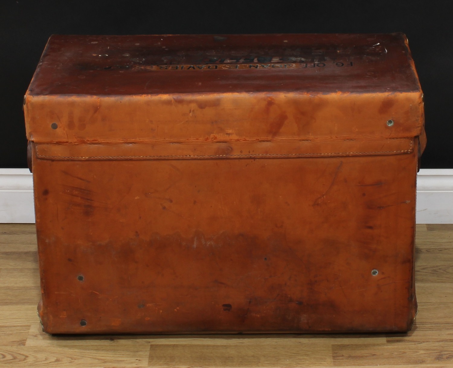 An early 20th century leather trunk, by Peal & Co Makers, 487 Oxford Street, London, carry handles - Bild 7 aus 7