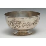 A Chinese silver circular pedestal bowl, applied with a band of chrysanthemums, 19cm diam, character