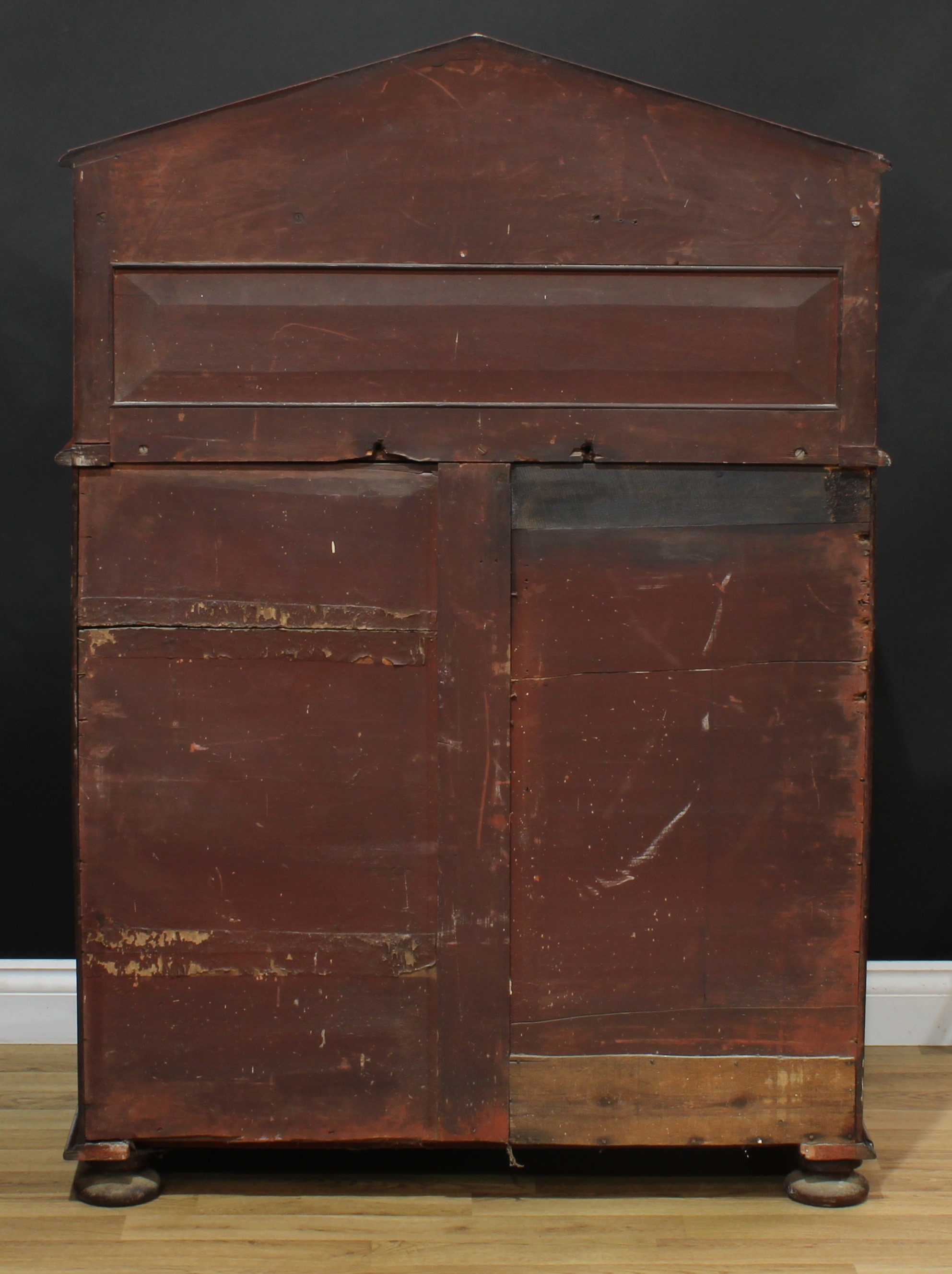 A William IV mahogany chiffonier, pointed-arch superstructure with small bookcase shelf, turned - Image 7 of 7