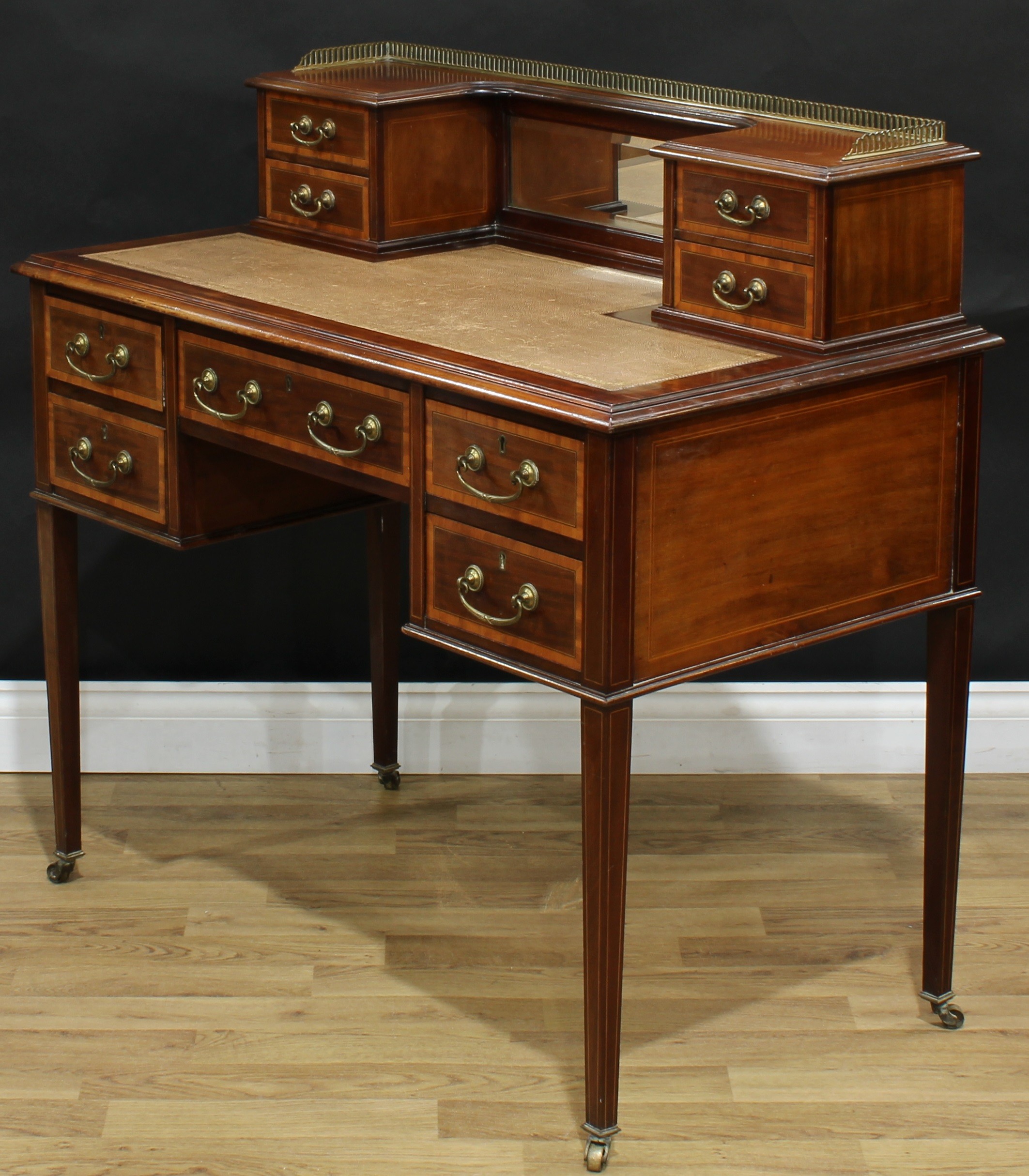 An Edwardian mahogany writing table, of bonheur du jour proportions, the inverted break-centre - Image 4 of 6