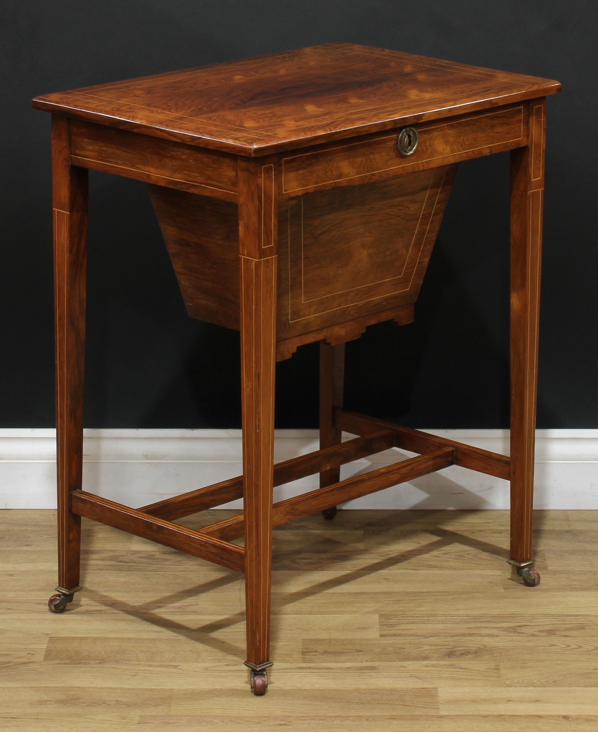 An Edwardian rosewood work table, hinged rectangular top enclosing a compartmented interior, the - Image 3 of 5