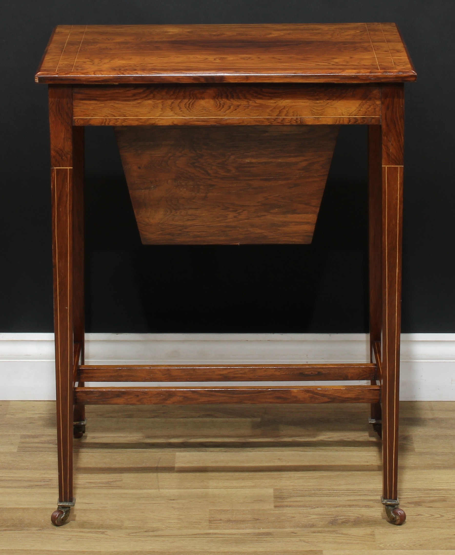 An Edwardian rosewood work table, hinged rectangular top enclosing a compartmented interior, the - Image 5 of 5