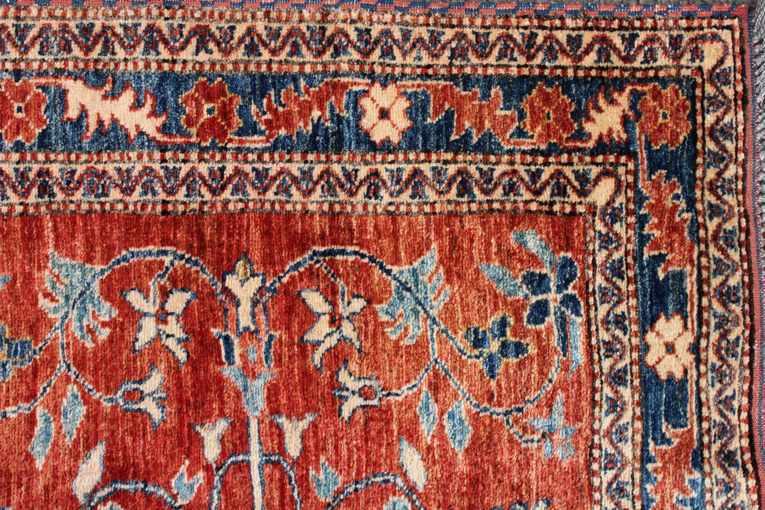 A Middle Eastern rug, worked in the traditional manner, 152cm x 102cm - Bild 4 aus 4