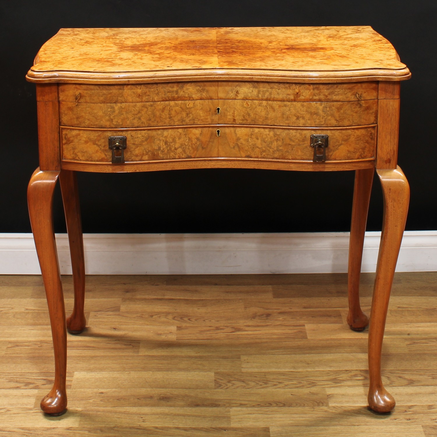 An Art Deco period burr walnut serpentine canteen table, enclosing a George VI service of silver - Image 4 of 7