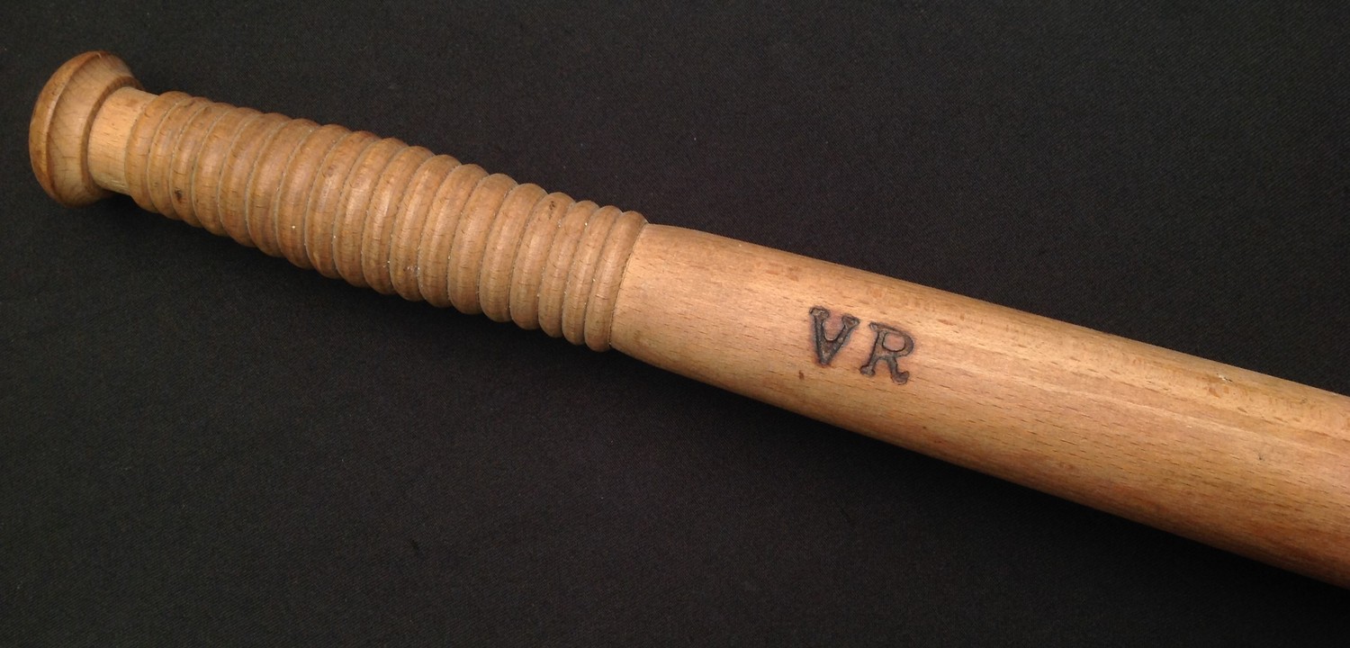 Plain turned wood British Police Truncheon 410mm in overall length. Branded "VR" marking. Concentric - Image 2 of 4
