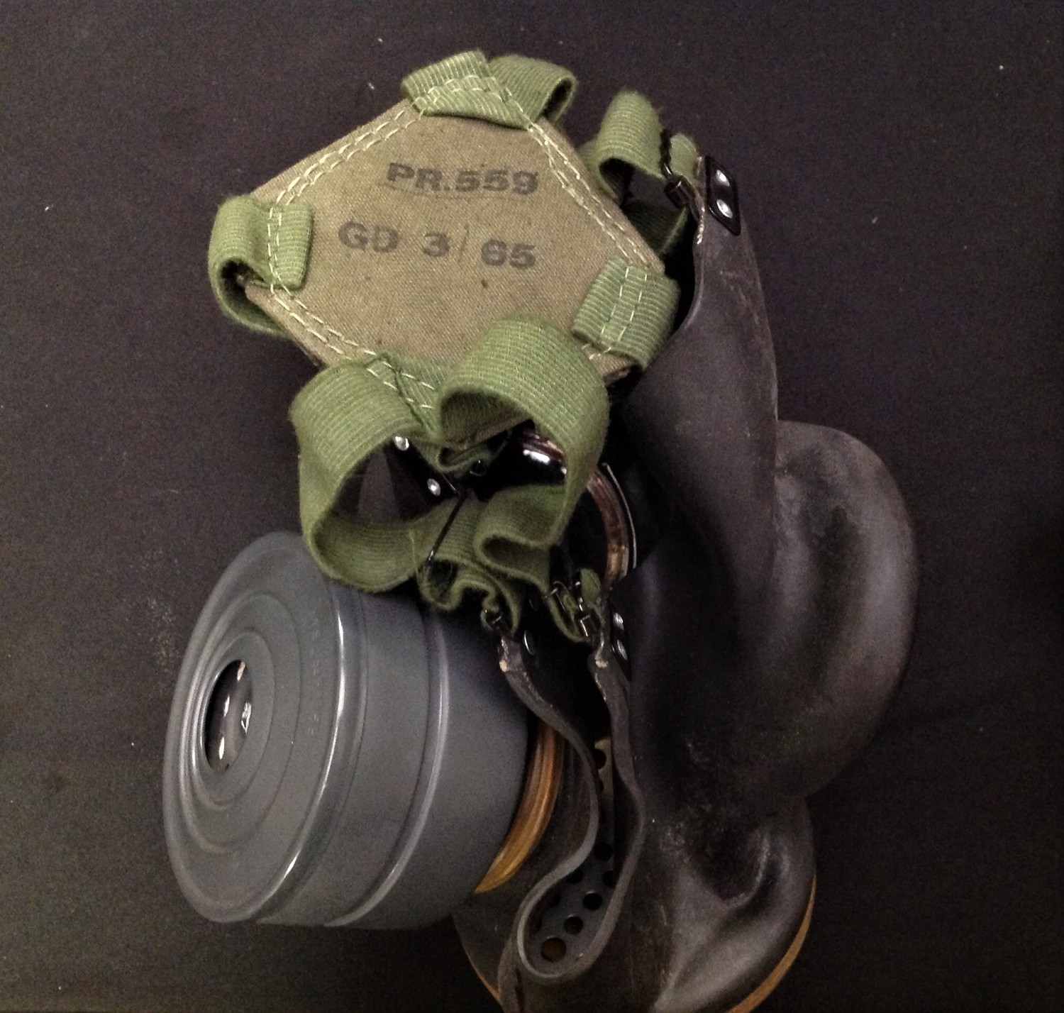 WW2 pattern British Lightweight Respirator, mask dated 2-1952, straps dated 3/1965 and complete with - Image 2 of 3