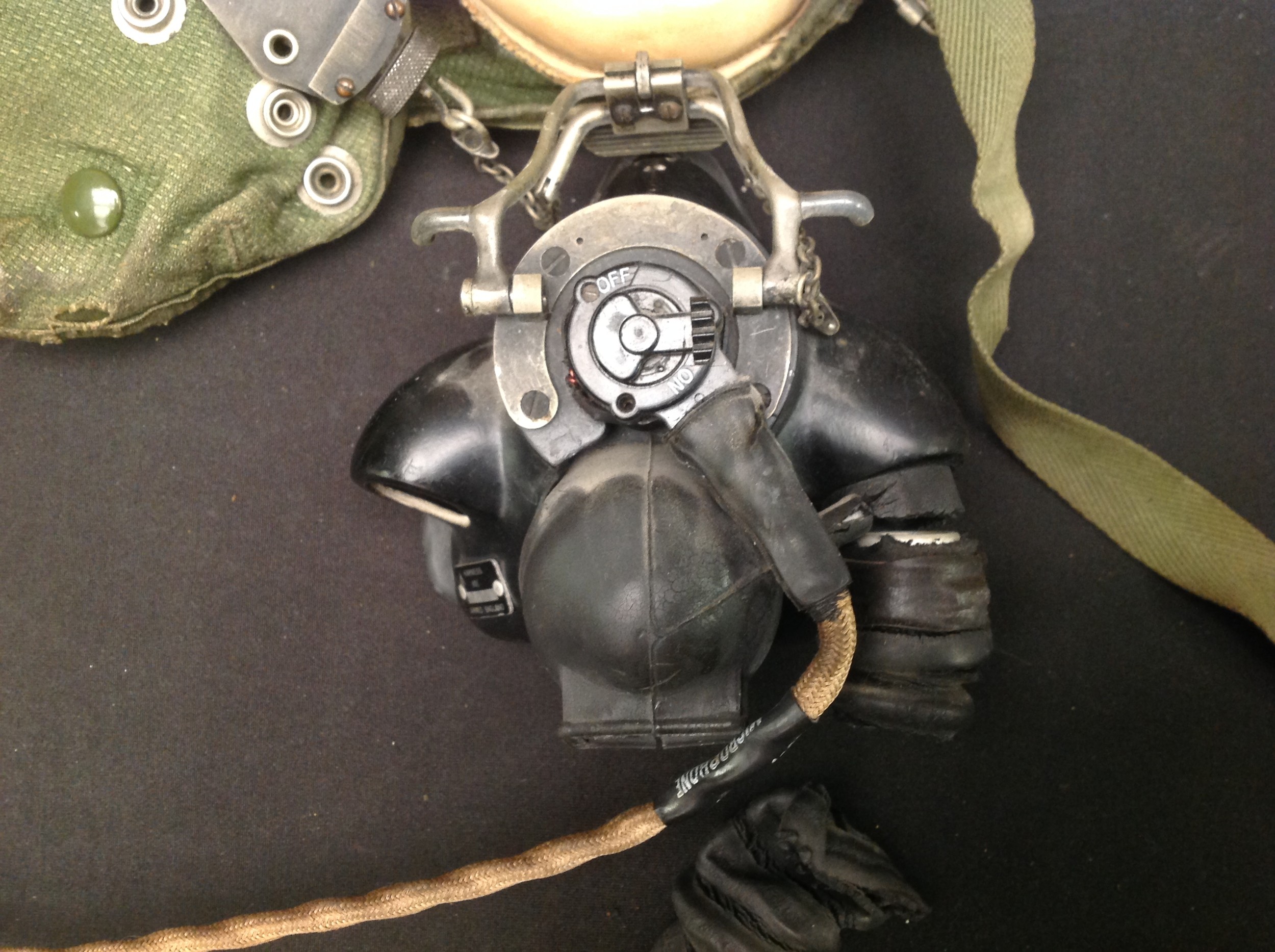 RAF Flying Helmet Mk Ia. Stores ref 22C/2117, size 2 regular, with sun visor along with Type G cloth - Image 2 of 8