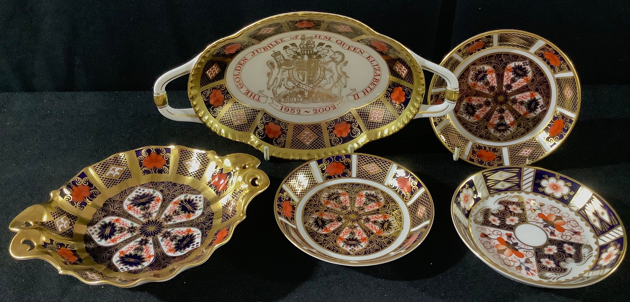 A pair of Royal Crown Derby Imari 1128 circular trinket trays; an 1128 pedestal bon-bon dish,