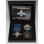 Coins & Medals - The George Cross Gold and Silver Commemorative Set, comprising a replica George