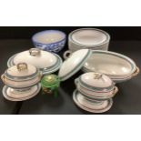 A Copeland part dinner service, D5931, various tureens, bowls; a Willow pattern bowl; etc