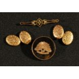 A pair 9ct gold cufflinks, 4.3g; a Edwardian 9ct gold bar brooch, 2g gross; a 9ct gold and