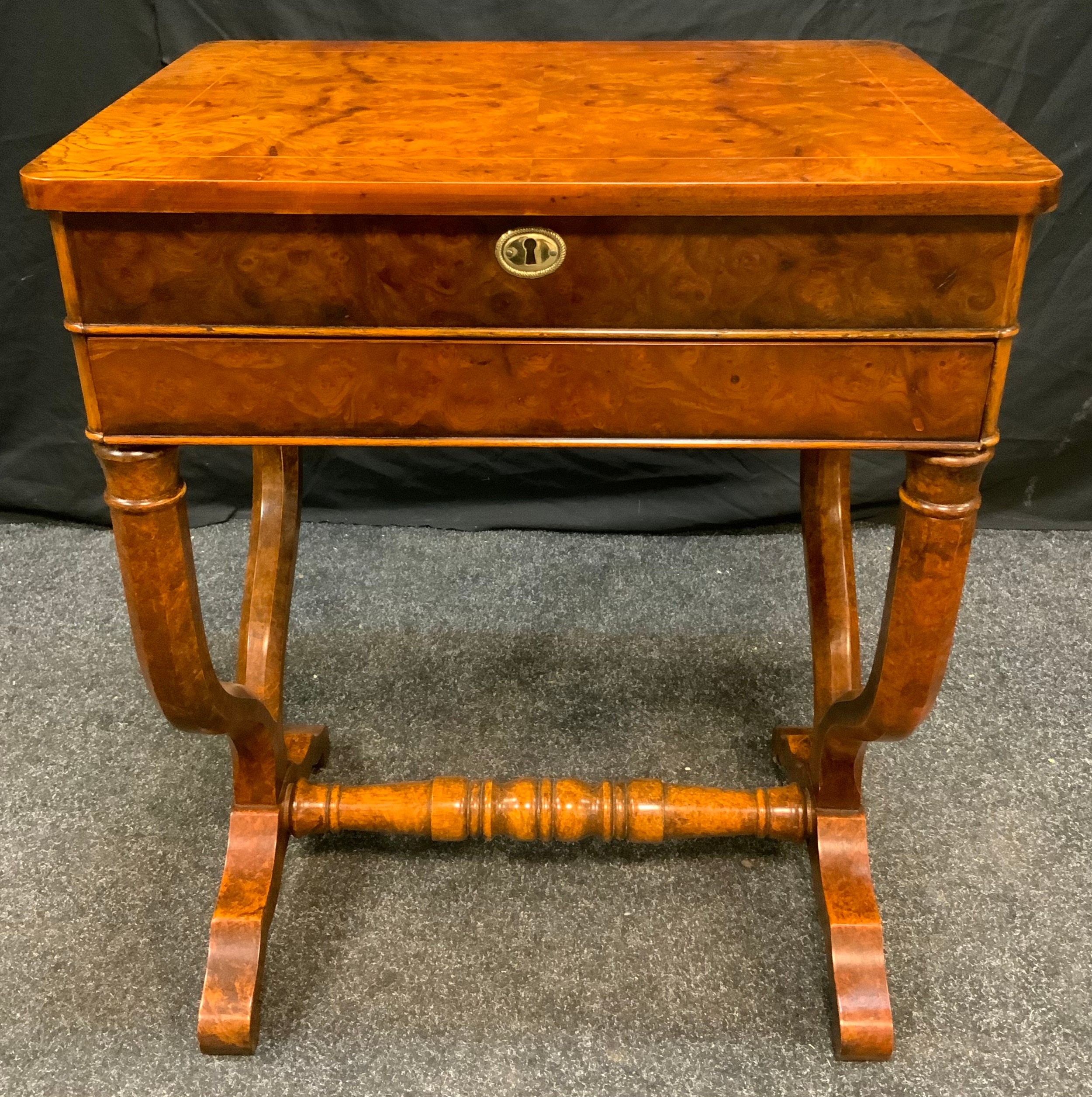 A Reproduction Burr Walnut veneer workbox table, rounded rectangular top, boxwood stringing, - Image 2 of 2