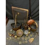 Metalware - an Edwardian brass desk top inkstand; pair of candlesticks; pewter mugs; coal buckets.