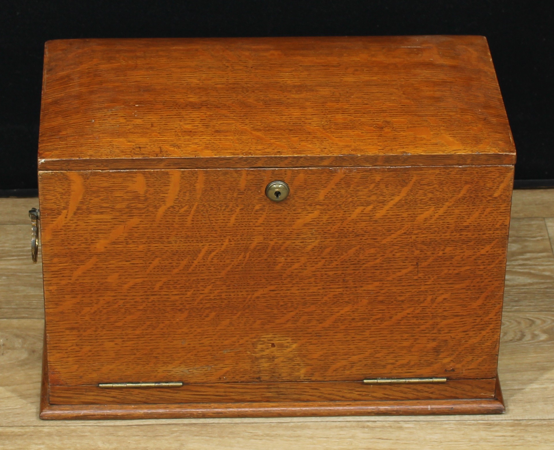 A Victorian oak table-top writing and stationery cabinet, hinged cover and fall-front enclosing a - Bild 6 aus 6