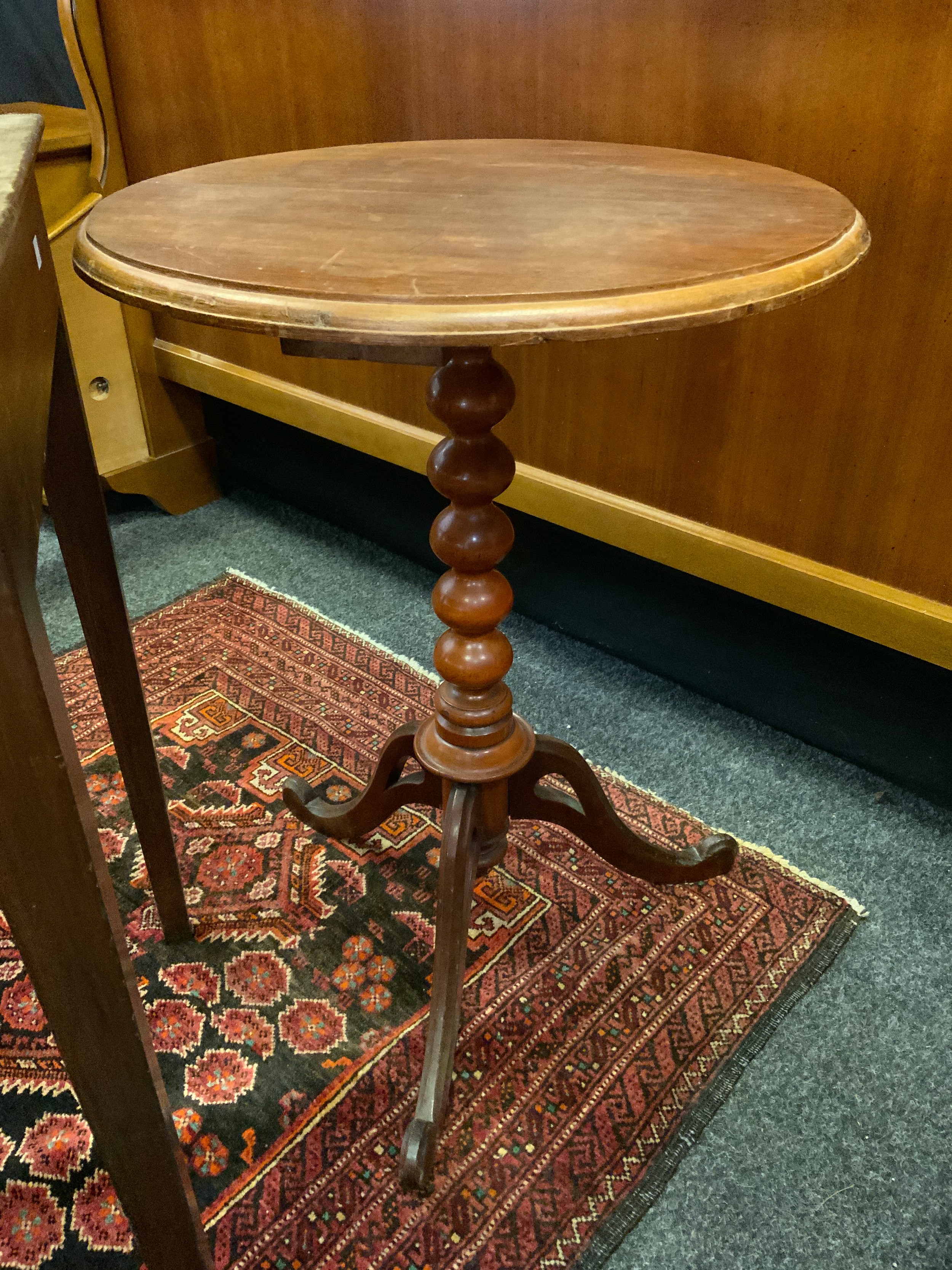 An early Victorian mahogany toilet mirror, having an arch-top mirror with barley-twist supports on a - Image 2 of 2