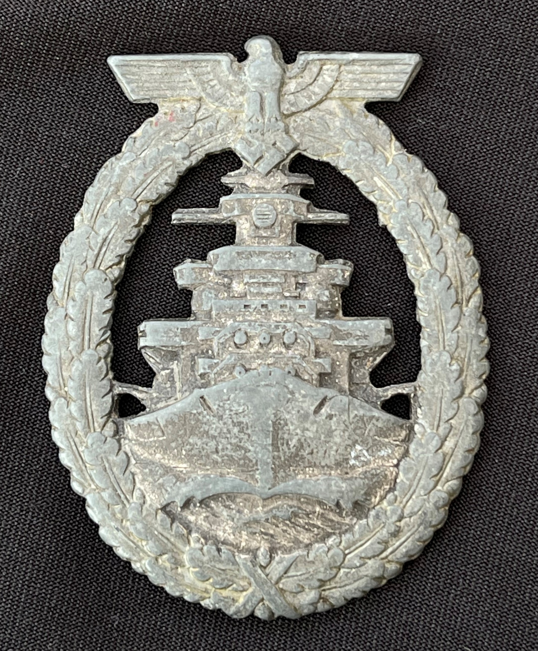 WW2 Third Reich Flotten-Kriegsabzeichen - High Seas Fleet War Badge. Maker marked Schwerin,