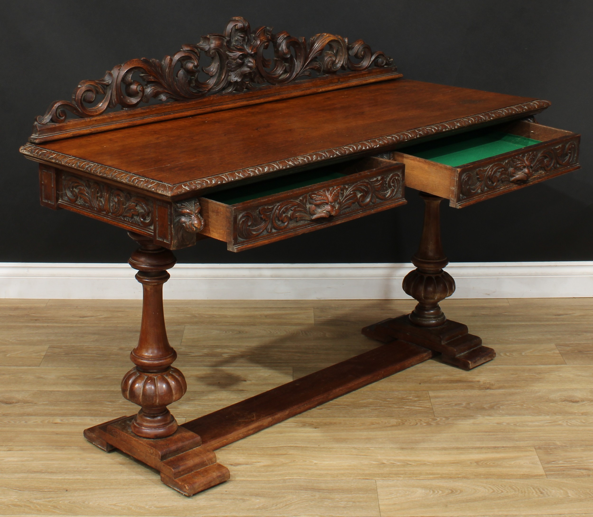 An oak side table or serving table, rectangular top with acanthus carved half-gallery centred by a - Bild 3 aus 3