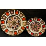 A Royal Crown Derby 1128 pattern side plate, 21.5cm, second quality; an 1128 tea plate, 16cm, second