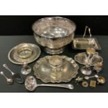 Silver & Silverplate - a large Viners of Sheffield silver plated punch bowl, chased floral