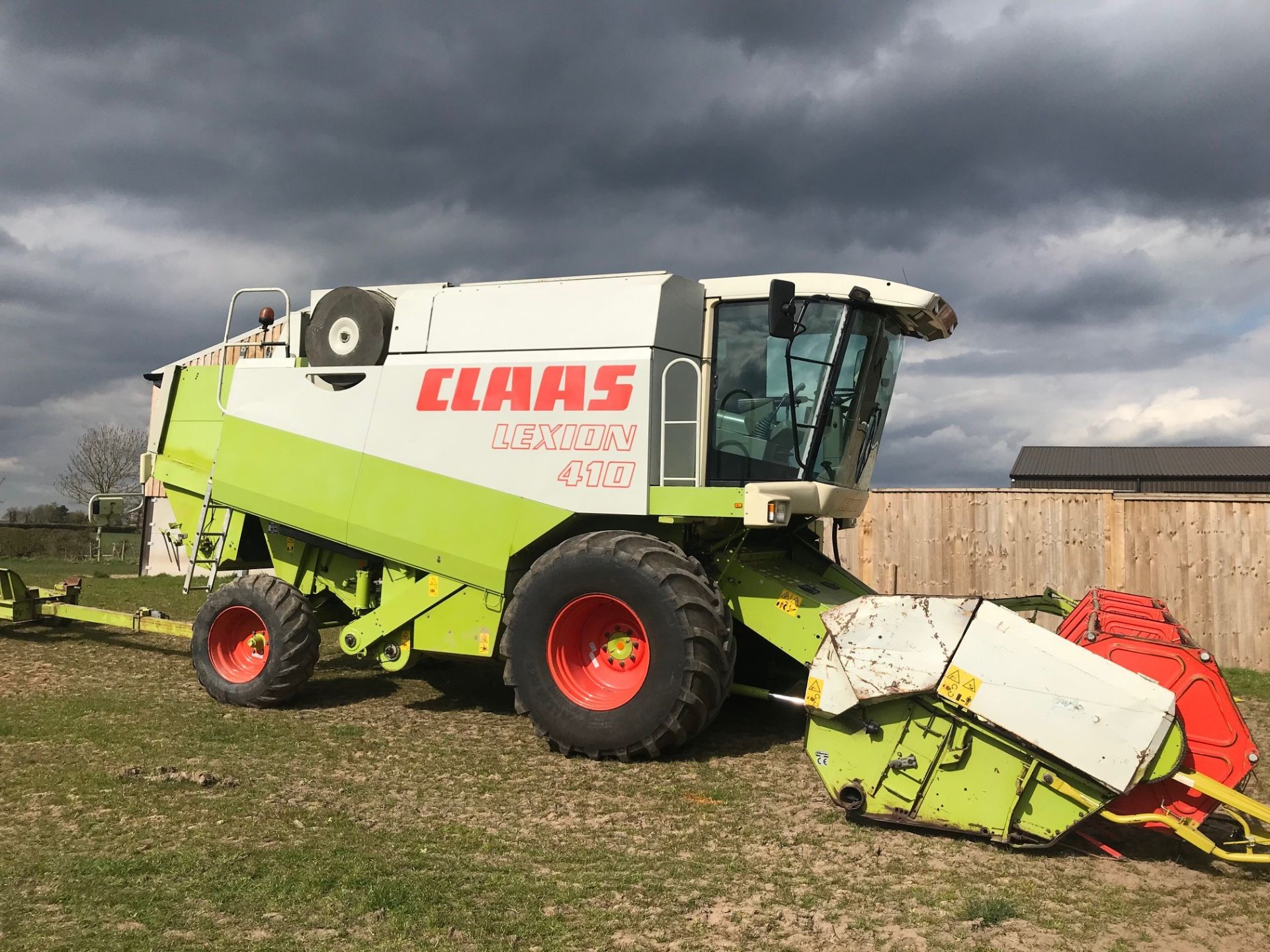 1997 Claas Lexion 410 Combine, 18ft Header & Trailer, 3674 hours