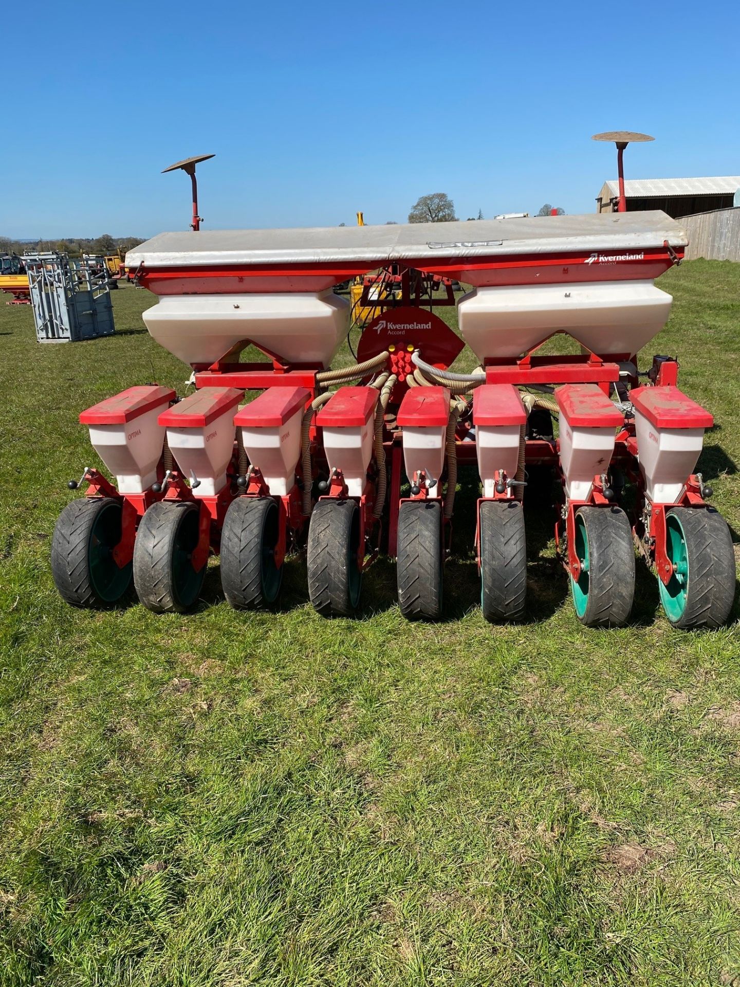 8 row Maize Drill, hyd push out with fert hopper and good tip - Image 2 of 3