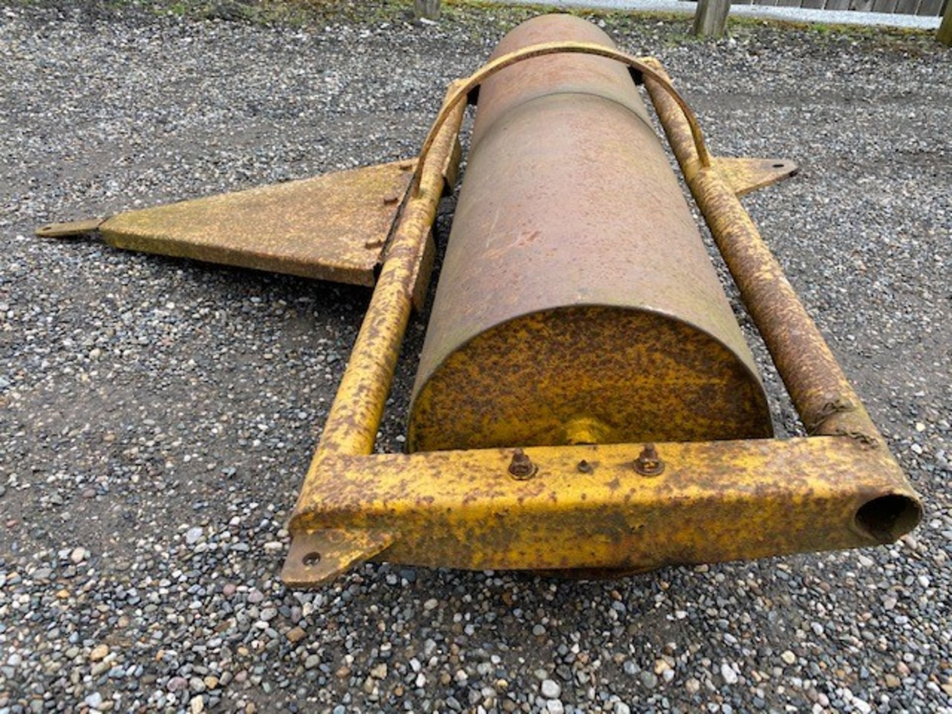 Grays 6ft 19" Drum Grass Roller, new bearing, can be water filled - Image 2 of 2