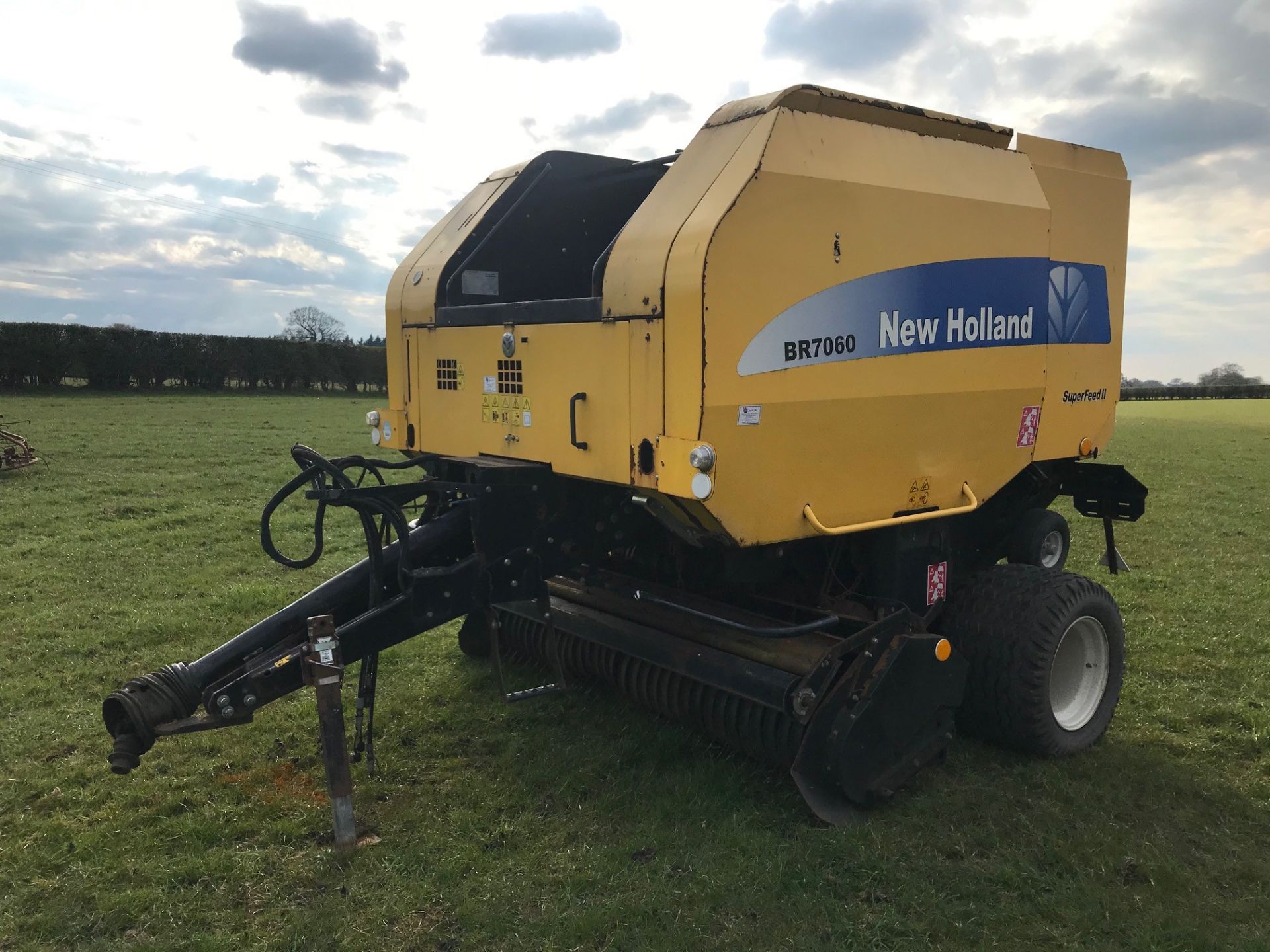 2012 new holland BR7060 super feed variable round baler. 37,341 bales