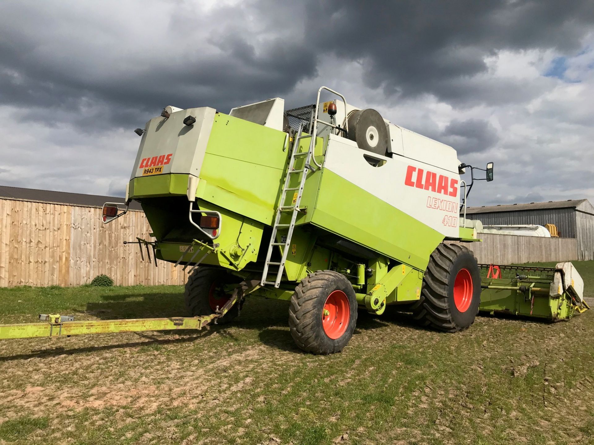 1997 Claas Lexion 410 Combine, 18ft Header & Trailer, 3674 hours - Image 6 of 10
